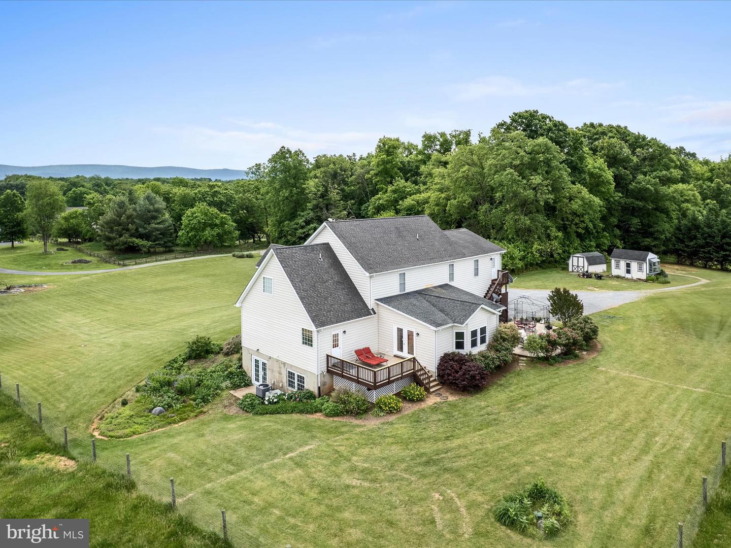 111 SOLDIERS LN, BERRYVILLE, Virginia 22611, 6 Bedrooms Bedrooms, ,4 BathroomsBathrooms,Residential,For sale,111 SOLDIERS LN,VACL2003762 MLS # VACL2003762