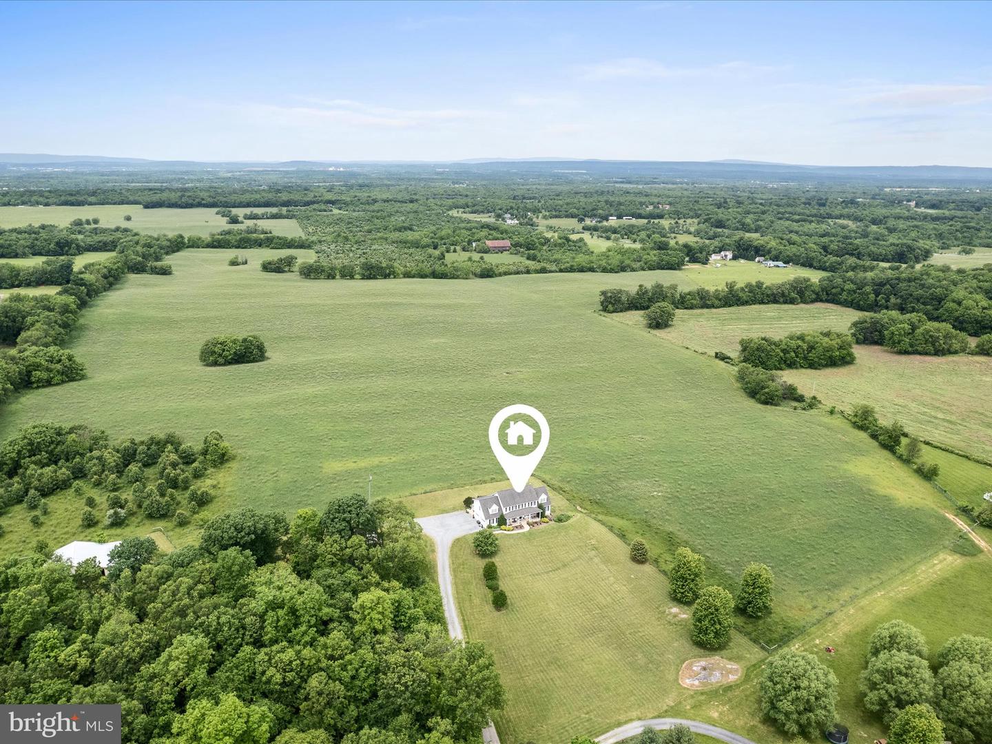 111 SOLDIERS LN, BERRYVILLE, Virginia 22611, 6 Bedrooms Bedrooms, ,4 BathroomsBathrooms,Residential,For sale,111 SOLDIERS LN,VACL2003762 MLS # VACL2003762