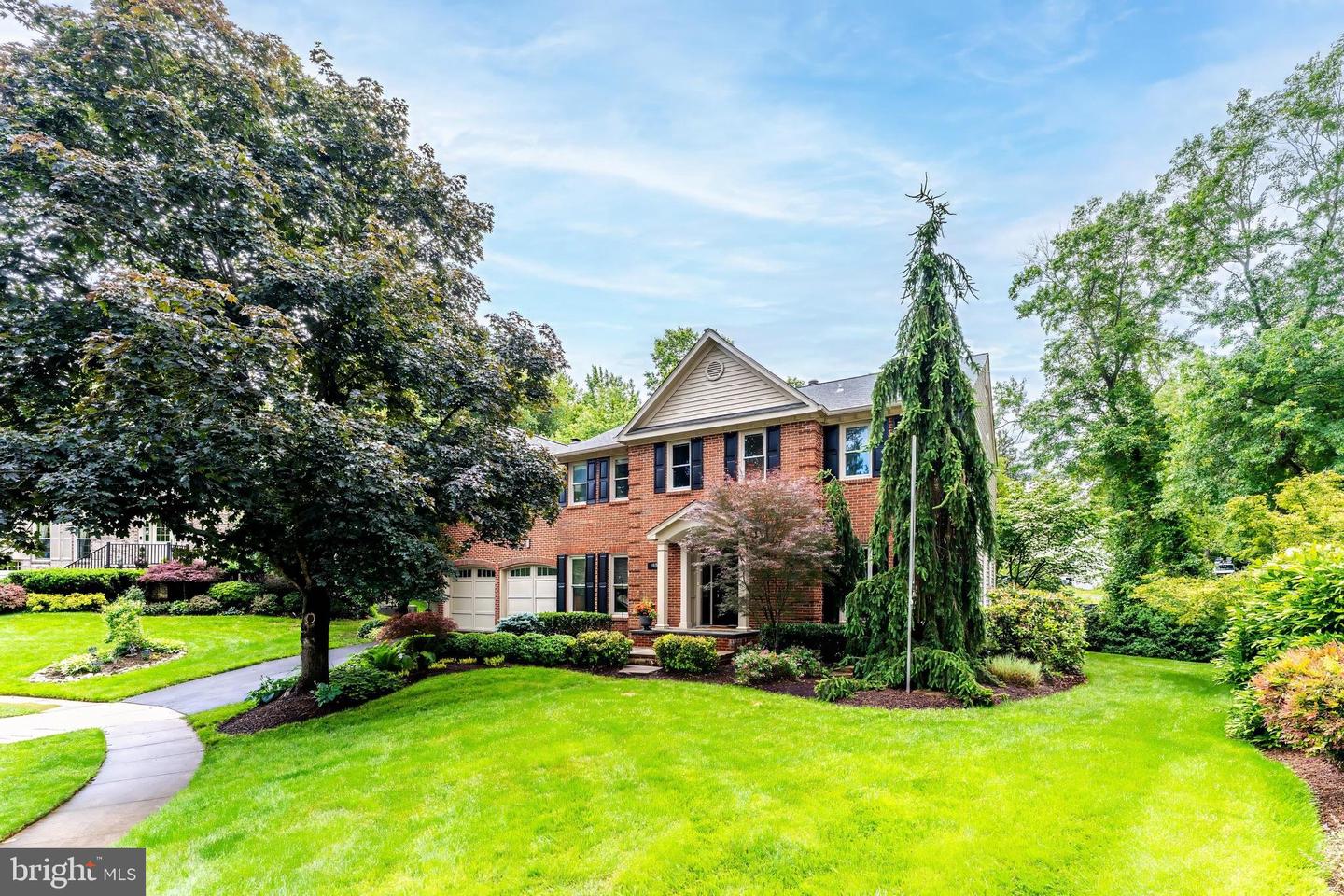 1655 HUNTING RIDGE CT, MCLEAN, Virginia 22101, 4 Bedrooms Bedrooms, ,4 BathroomsBathrooms,Residential,For sale,1655 HUNTING RIDGE CT,VAFX2242382 MLS # VAFX2242382
