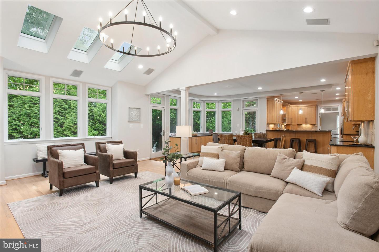1655 HUNTING RIDGE CT, MCLEAN, Virginia 22101, 4 Bedrooms Bedrooms, ,4 BathroomsBathrooms,Residential,For sale,1655 HUNTING RIDGE CT,VAFX2242382 MLS # VAFX2242382