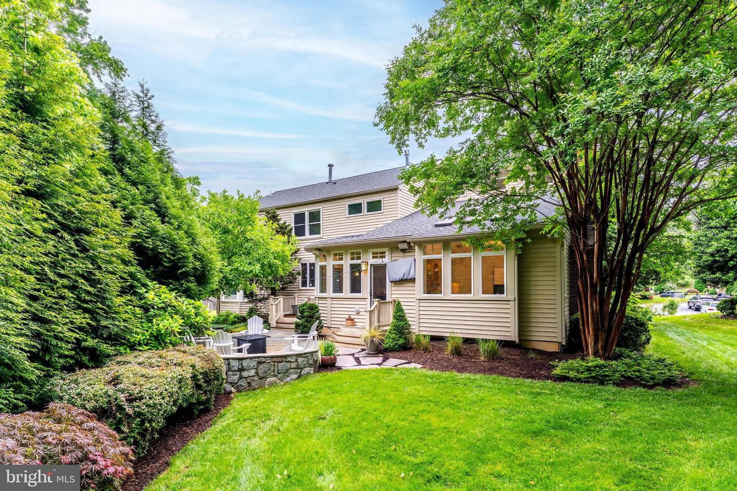 1655 HUNTING RIDGE CT, MCLEAN, Virginia 22101, 4 Bedrooms Bedrooms, ,4 BathroomsBathrooms,Residential,For sale,1655 HUNTING RIDGE CT,VAFX2242382 MLS # VAFX2242382