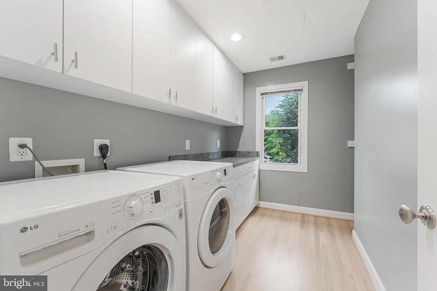 1655 HUNTING RIDGE CT, MCLEAN, Virginia 22101, 4 Bedrooms Bedrooms, ,4 BathroomsBathrooms,Residential,For sale,1655 HUNTING RIDGE CT,VAFX2242382 MLS # VAFX2242382