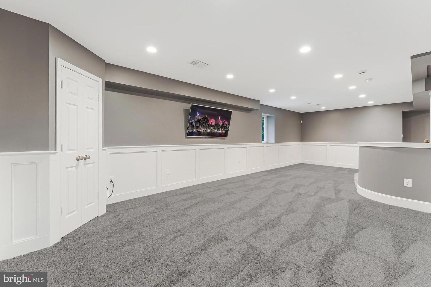 1655 HUNTING RIDGE CT, MCLEAN, Virginia 22101, 4 Bedrooms Bedrooms, ,4 BathroomsBathrooms,Residential,For sale,1655 HUNTING RIDGE CT,VAFX2242382 MLS # VAFX2242382
