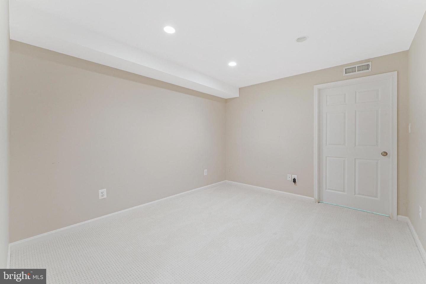 1655 HUNTING RIDGE CT, MCLEAN, Virginia 22101, 4 Bedrooms Bedrooms, ,4 BathroomsBathrooms,Residential,For sale,1655 HUNTING RIDGE CT,VAFX2242382 MLS # VAFX2242382