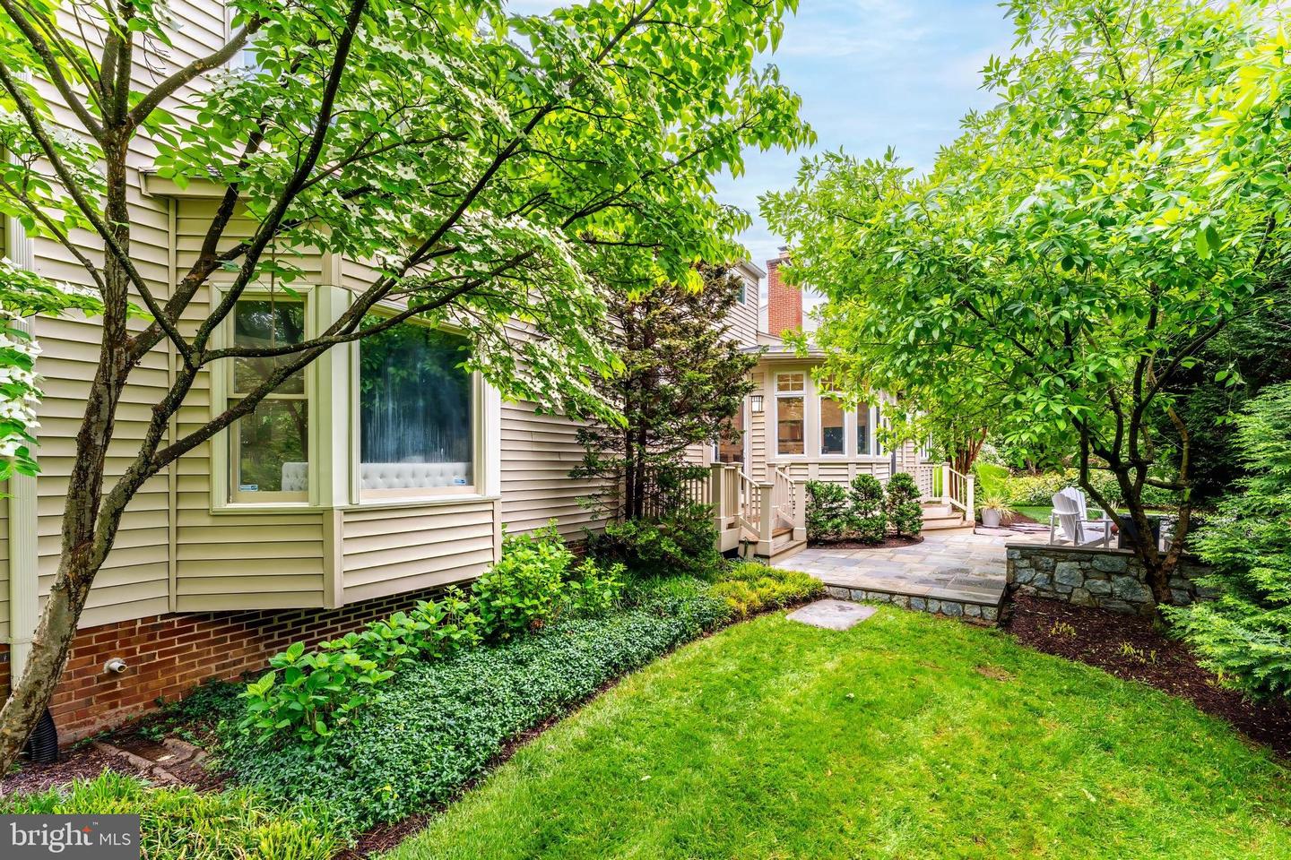 1655 HUNTING RIDGE CT, MCLEAN, Virginia 22101, 4 Bedrooms Bedrooms, ,4 BathroomsBathrooms,Residential,For sale,1655 HUNTING RIDGE CT,VAFX2242382 MLS # VAFX2242382