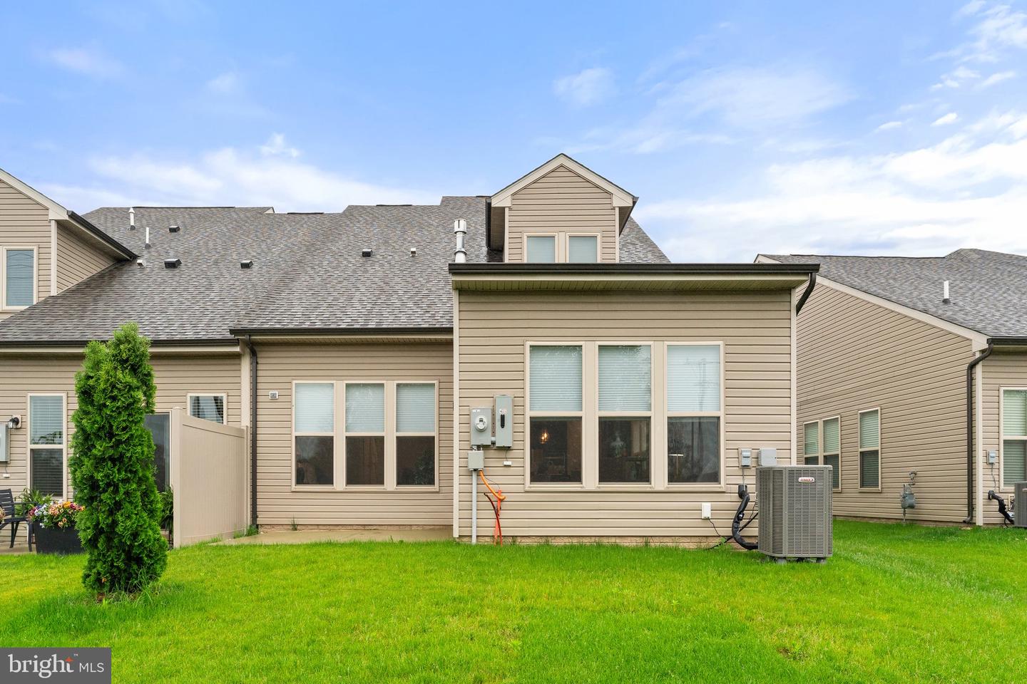 6411 TULIP TER, HAYMARKET, Virginia 20169, 3 Bedrooms Bedrooms, ,3 BathroomsBathrooms,Residential,For sale,6411 TULIP TER,VAPW2095438 MLS # VAPW2095438