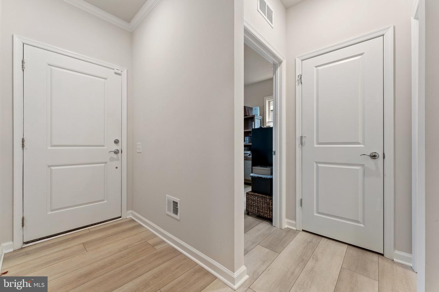 6411 TULIP TER, HAYMARKET, Virginia 20169, 3 Bedrooms Bedrooms, ,3 BathroomsBathrooms,Residential,For sale,6411 TULIP TER,VAPW2095438 MLS # VAPW2095438