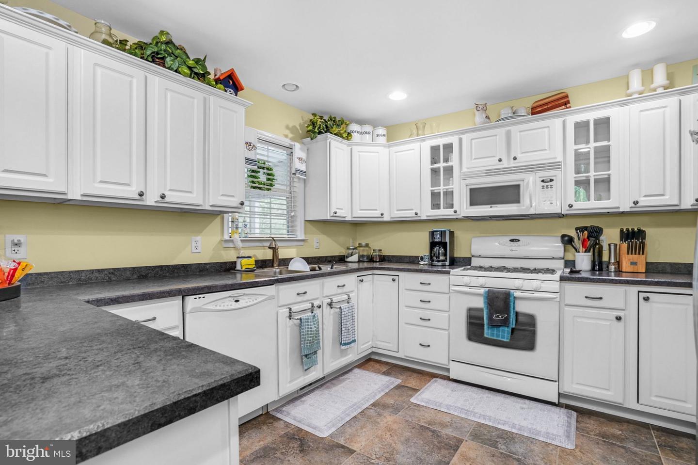 37323 DAVEY JONES BLVD, GREENBACKVILLE, Virginia 23356, 3 Bedrooms Bedrooms, ,2 BathroomsBathrooms,Residential,For sale,37323 DAVEY JONES BLVD,VAAC2001884 MLS # VAAC2001884