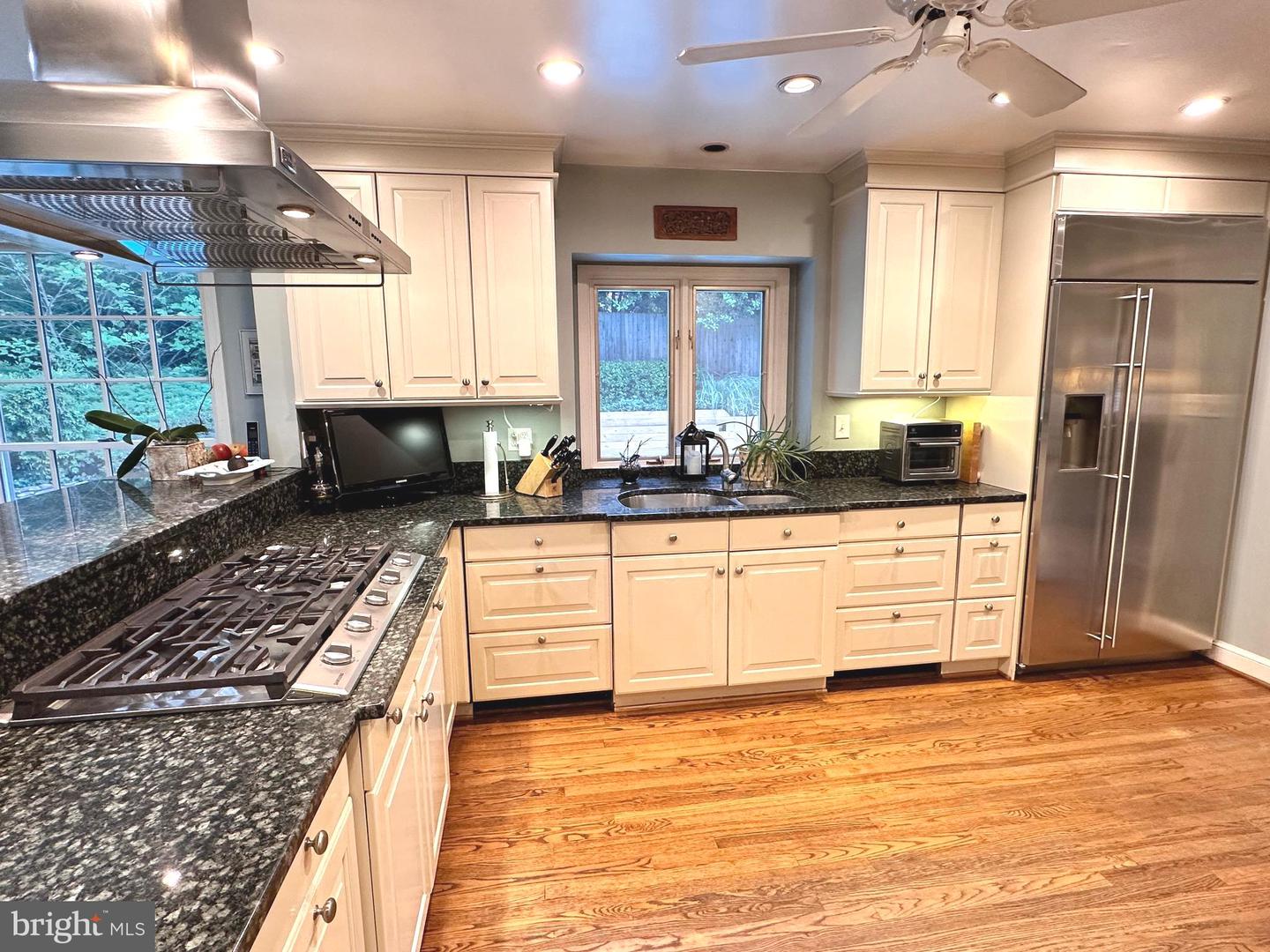 2905 DARTMOUTH RD, ALEXANDRIA, Virginia 22314, 3 Bedrooms Bedrooms, ,3 BathroomsBathrooms,Residential,For sale,2905 DARTMOUTH RD,VAAX2045656 MLS # VAAX2045656