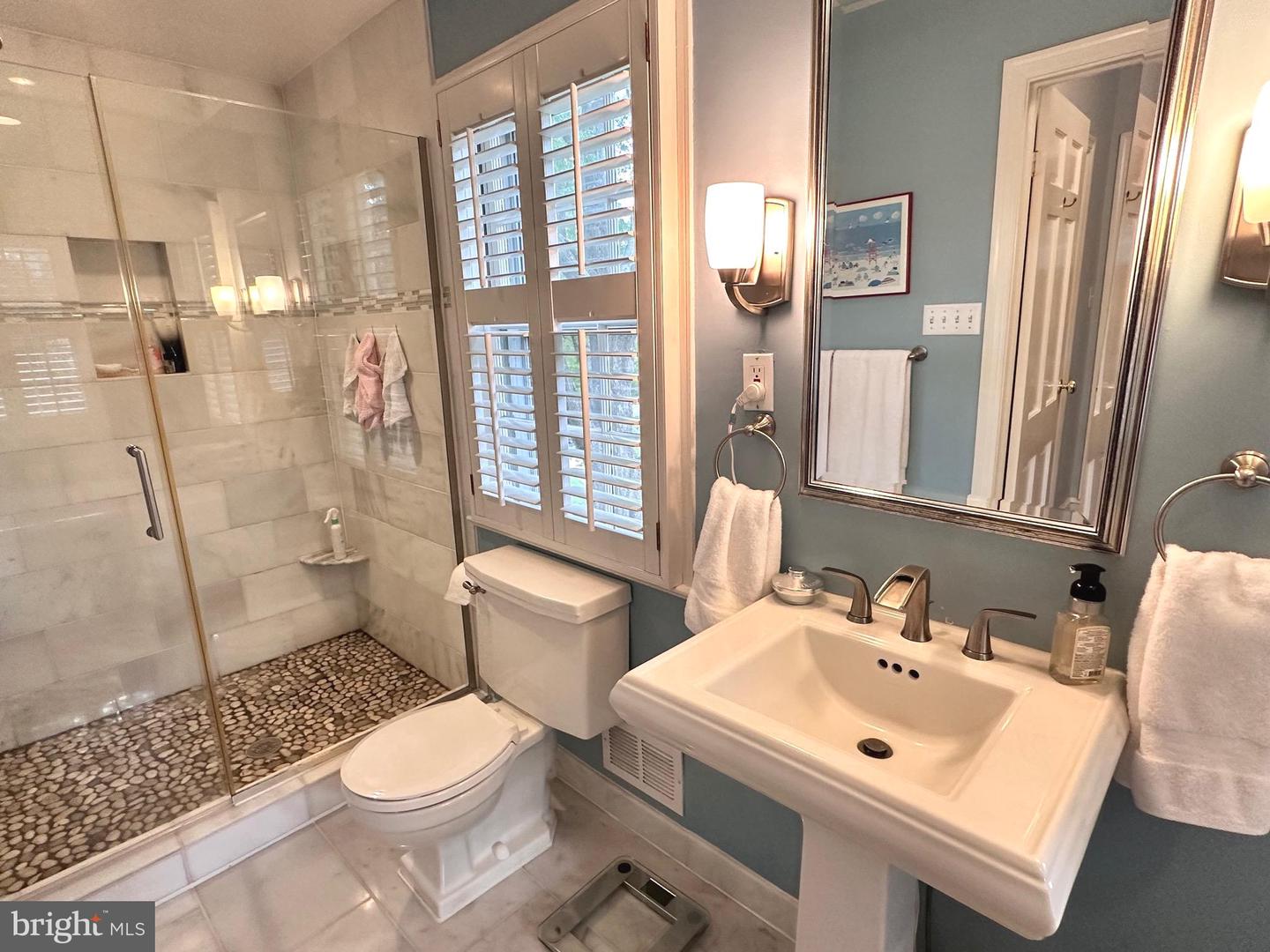 2905 DARTMOUTH RD, ALEXANDRIA, Virginia 22314, 3 Bedrooms Bedrooms, ,3 BathroomsBathrooms,Residential,For sale,2905 DARTMOUTH RD,VAAX2045656 MLS # VAAX2045656