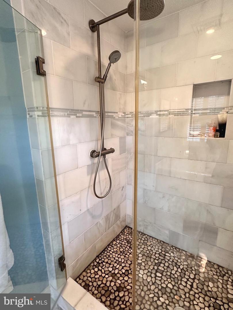 2905 DARTMOUTH RD, ALEXANDRIA, Virginia 22314, 3 Bedrooms Bedrooms, ,3 BathroomsBathrooms,Residential,For sale,2905 DARTMOUTH RD,VAAX2045656 MLS # VAAX2045656