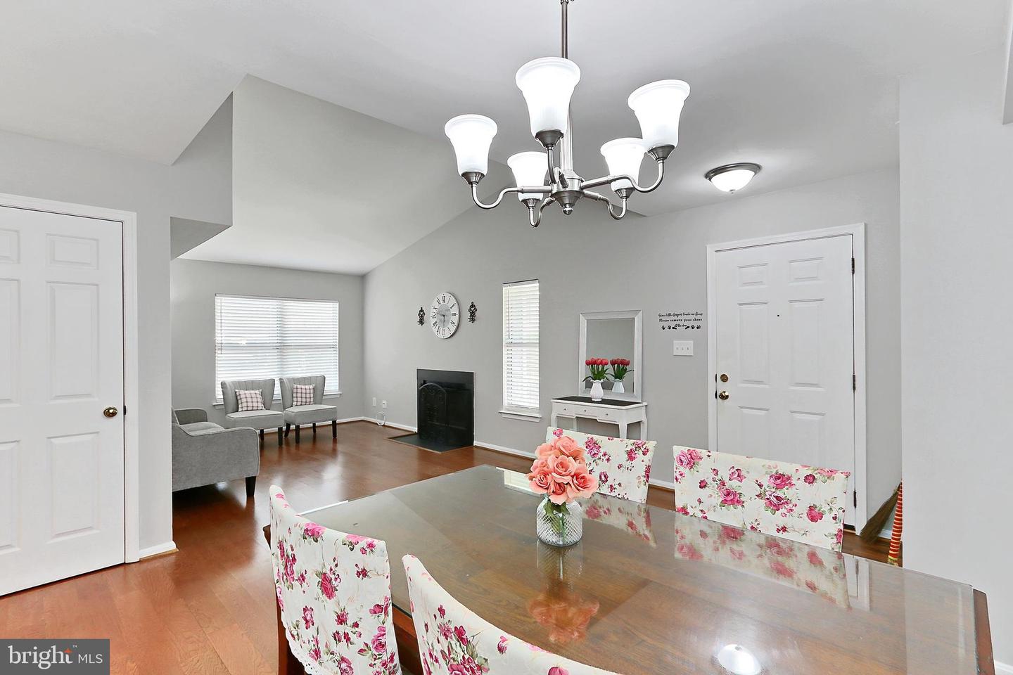 5810 ORCHARD HILL CT #5810, CLIFTON, Virginia 20124, 2 Bedrooms Bedrooms, ,2 BathroomsBathrooms,Residential,For sale,5810 ORCHARD HILL CT #5810,VAFX2242464 MLS # VAFX2242464