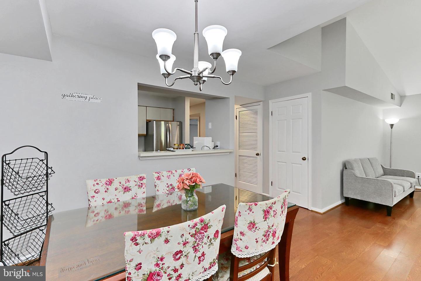 5810 ORCHARD HILL CT #5810, CLIFTON, Virginia 20124, 2 Bedrooms Bedrooms, ,2 BathroomsBathrooms,Residential,For sale,5810 ORCHARD HILL CT #5810,VAFX2242464 MLS # VAFX2242464