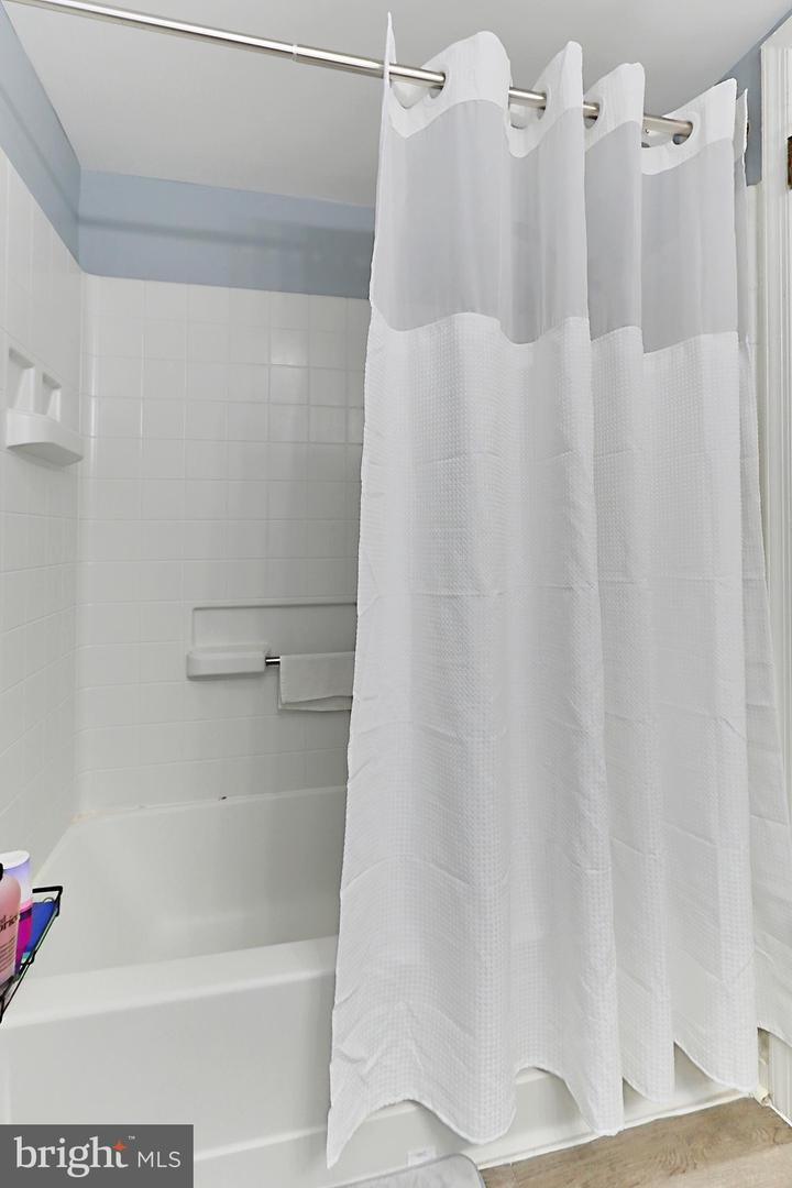 5810 ORCHARD HILL CT #5810, CLIFTON, Virginia 20124, 2 Bedrooms Bedrooms, ,2 BathroomsBathrooms,Residential,For sale,5810 ORCHARD HILL CT #5810,VAFX2242464 MLS # VAFX2242464