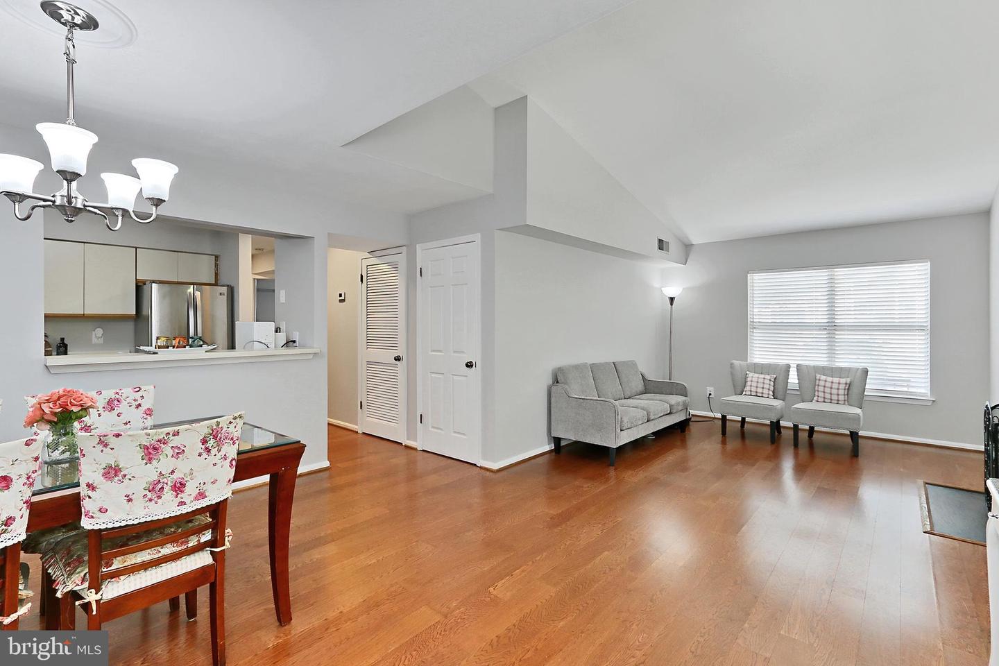 5810 ORCHARD HILL CT #5810, CLIFTON, Virginia 20124, 2 Bedrooms Bedrooms, ,2 BathroomsBathrooms,Residential,For sale,5810 ORCHARD HILL CT #5810,VAFX2242464 MLS # VAFX2242464