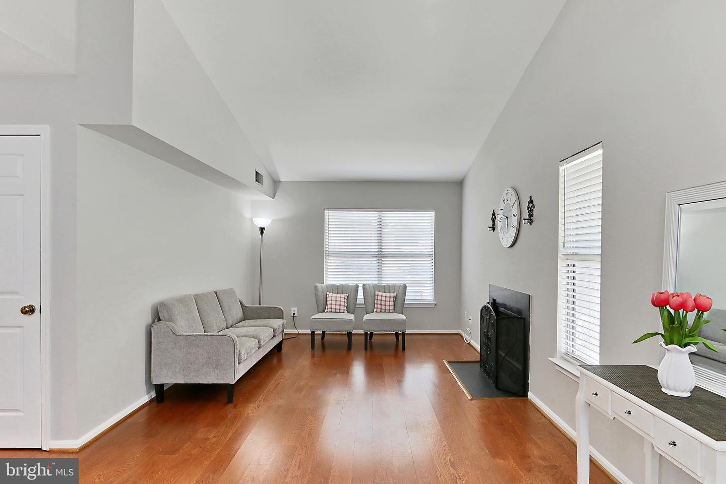 5810 ORCHARD HILL CT #5810, CLIFTON, Virginia 20124, 2 Bedrooms Bedrooms, ,2 BathroomsBathrooms,Residential,For sale,5810 ORCHARD HILL CT #5810,VAFX2242464 MLS # VAFX2242464