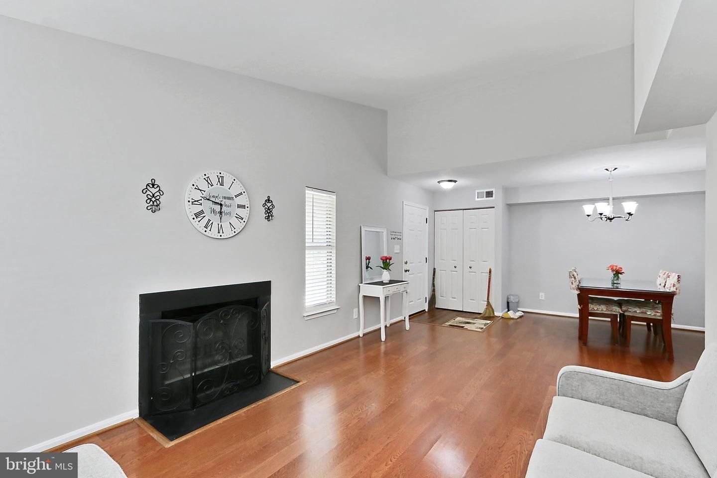 5810 ORCHARD HILL CT #5810, CLIFTON, Virginia 20124, 2 Bedrooms Bedrooms, ,2 BathroomsBathrooms,Residential,For sale,5810 ORCHARD HILL CT #5810,VAFX2242464 MLS # VAFX2242464