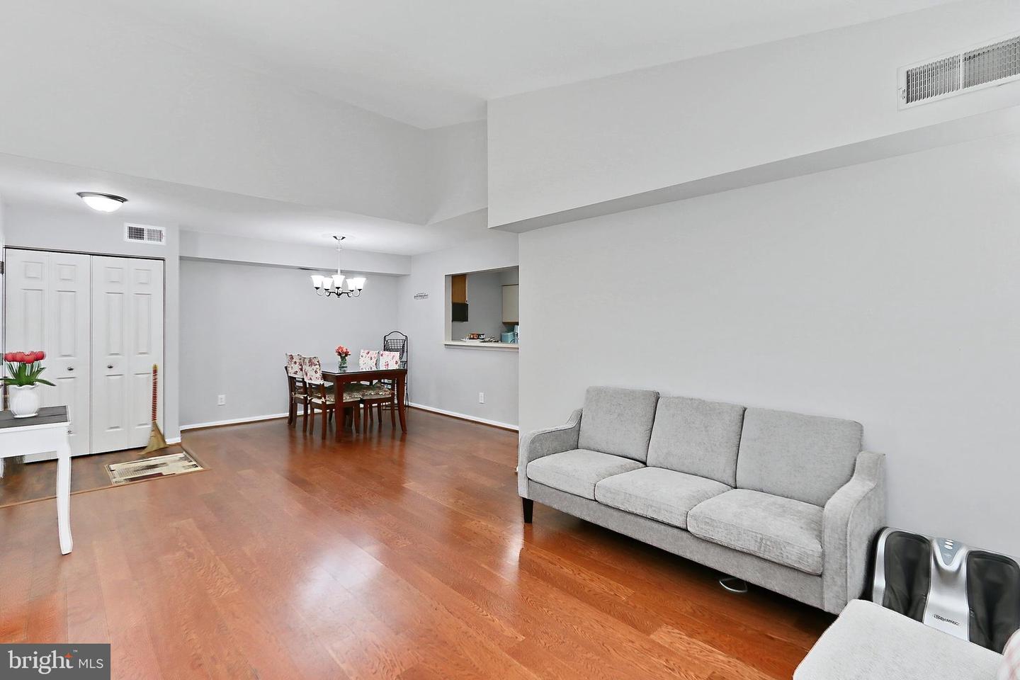 5810 ORCHARD HILL CT #5810, CLIFTON, Virginia 20124, 2 Bedrooms Bedrooms, ,2 BathroomsBathrooms,Residential,For sale,5810 ORCHARD HILL CT #5810,VAFX2242464 MLS # VAFX2242464