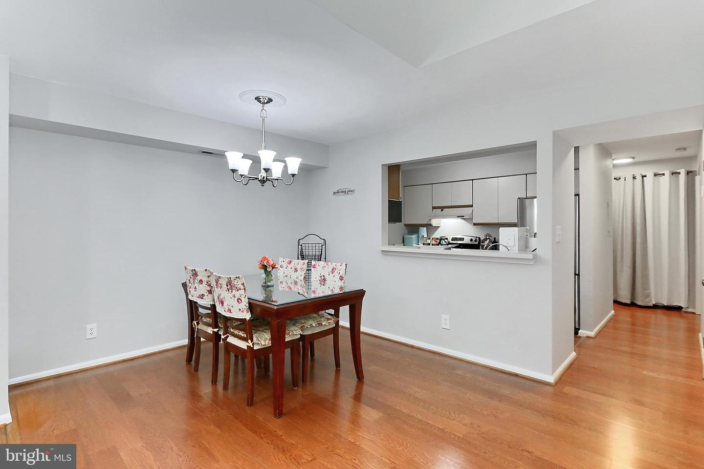 5810 ORCHARD HILL CT #5810, CLIFTON, Virginia 20124, 2 Bedrooms Bedrooms, ,2 BathroomsBathrooms,Residential,For sale,5810 ORCHARD HILL CT #5810,VAFX2242464 MLS # VAFX2242464