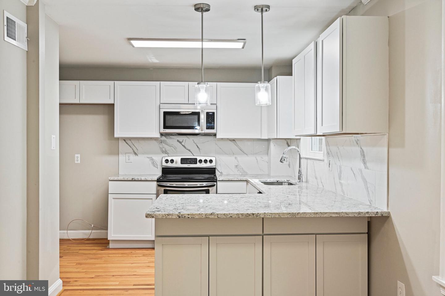 2249 GUNSMITH SQ, RESTON, Virginia 20191, 3 Bedrooms Bedrooms, ,2 BathroomsBathrooms,Residential,For sale,2249 GUNSMITH SQ,VAFX2242544 MLS # VAFX2242544