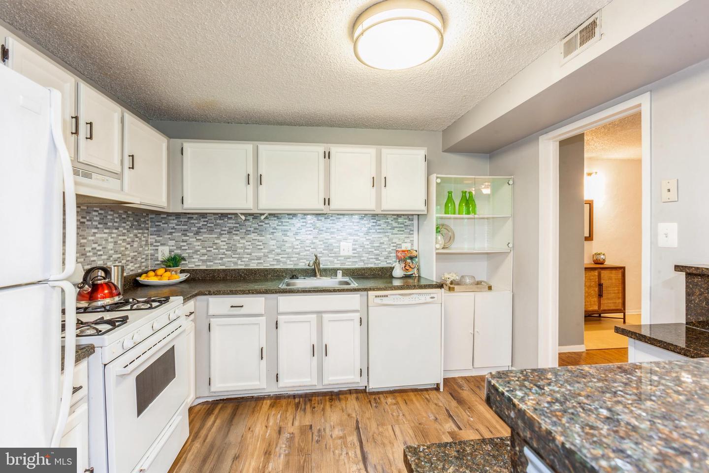 11833 SHIRE CT #12C, RESTON, Virginia 20191, 2 Bedrooms Bedrooms, ,2 BathroomsBathrooms,Residential,For sale,11833 SHIRE CT #12C,VAFX2242778 MLS # VAFX2242778