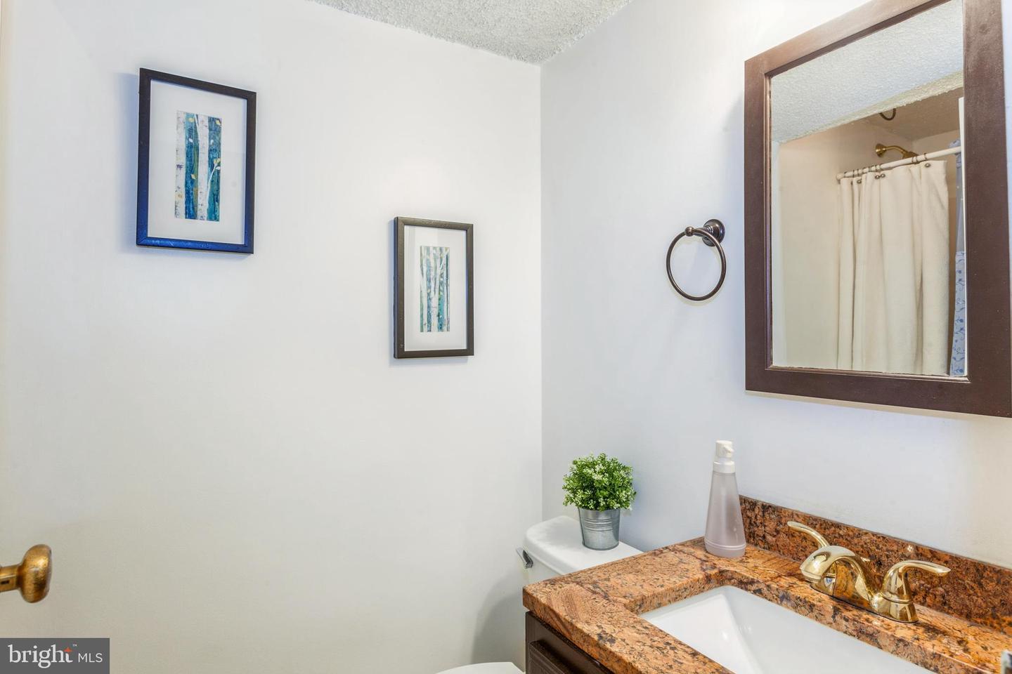 11833 SHIRE CT #12C, RESTON, Virginia 20191, 2 Bedrooms Bedrooms, ,2 BathroomsBathrooms,Residential,For sale,11833 SHIRE CT #12C,VAFX2242778 MLS # VAFX2242778