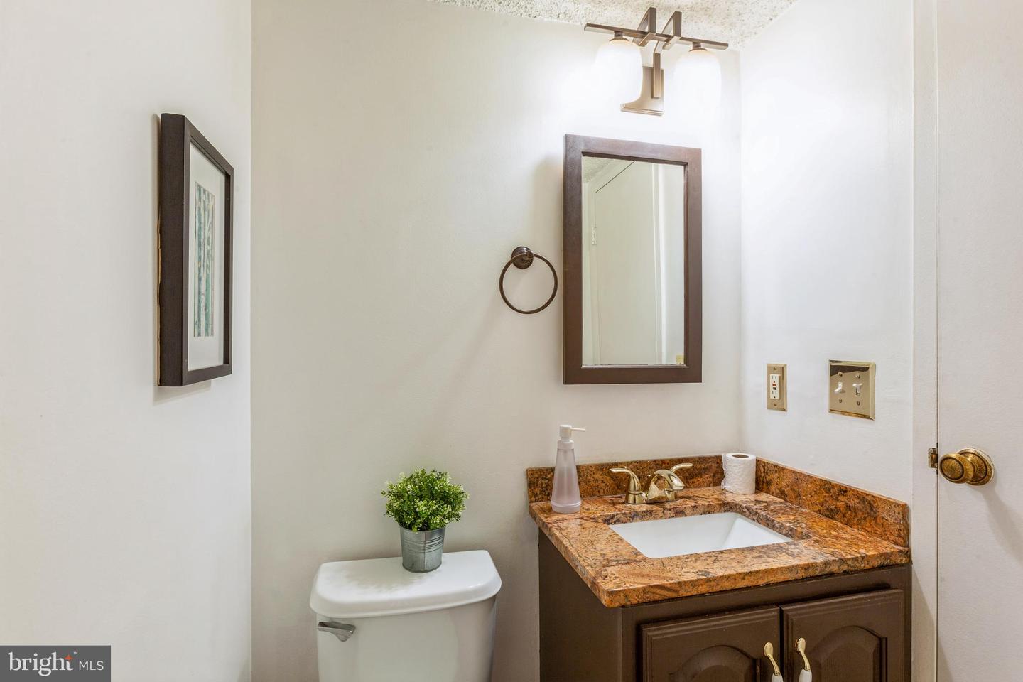 11833 SHIRE CT #12C, RESTON, Virginia 20191, 2 Bedrooms Bedrooms, ,2 BathroomsBathrooms,Residential,For sale,11833 SHIRE CT #12C,VAFX2242778 MLS # VAFX2242778
