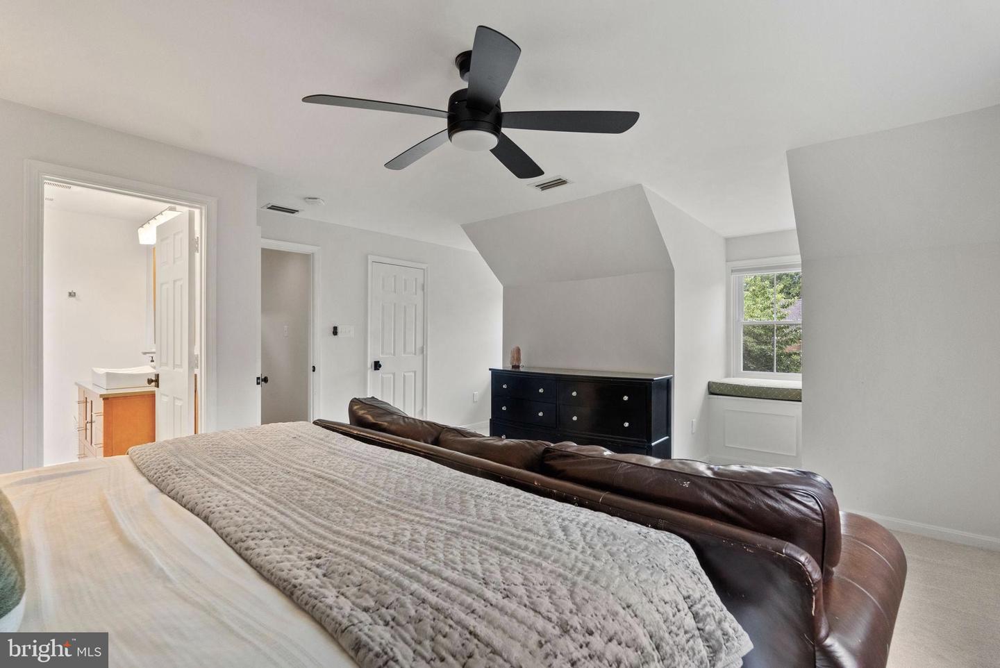 10000 MANOR PL, FAIRFAX, Virginia 22032, 5 Bedrooms Bedrooms, ,4 BathroomsBathrooms,Residential,For sale,10000 MANOR PL,VAFX2242866 MLS # VAFX2242866