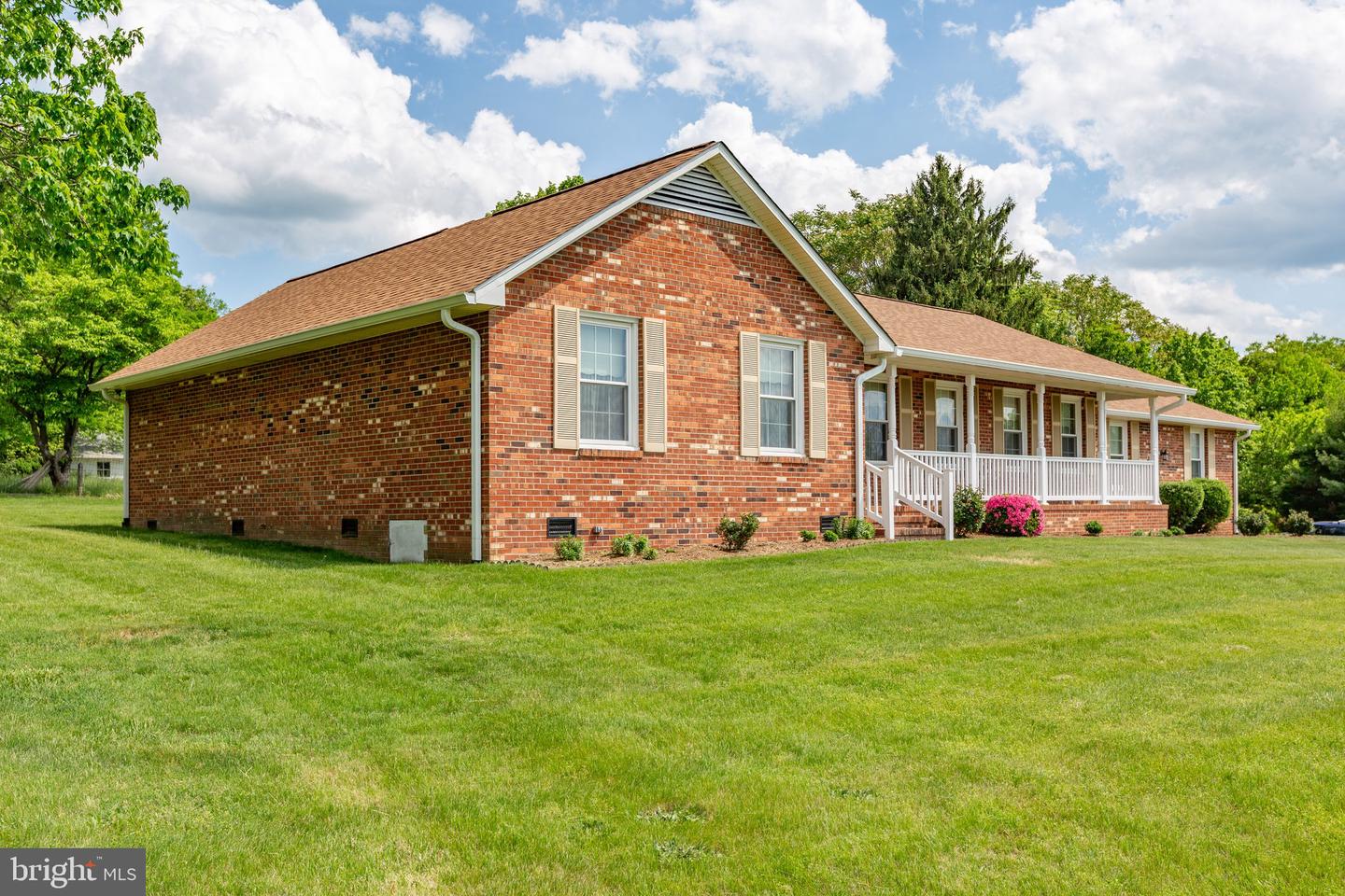 113 KENDALLWOOD DR, FREDERICKSBURG, Virginia 22405, 3 Bedrooms Bedrooms, ,2 BathroomsBathrooms,Residential,For sale,113 KENDALLWOOD DR,VAST2039138 MLS # VAST2039138