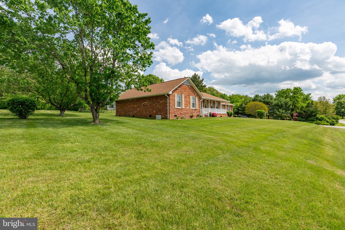 113 KENDALLWOOD DR, FREDERICKSBURG, Virginia 22405, 3 Bedrooms Bedrooms, ,2 BathroomsBathrooms,Residential,For sale,113 KENDALLWOOD DR,VAST2039138 MLS # VAST2039138