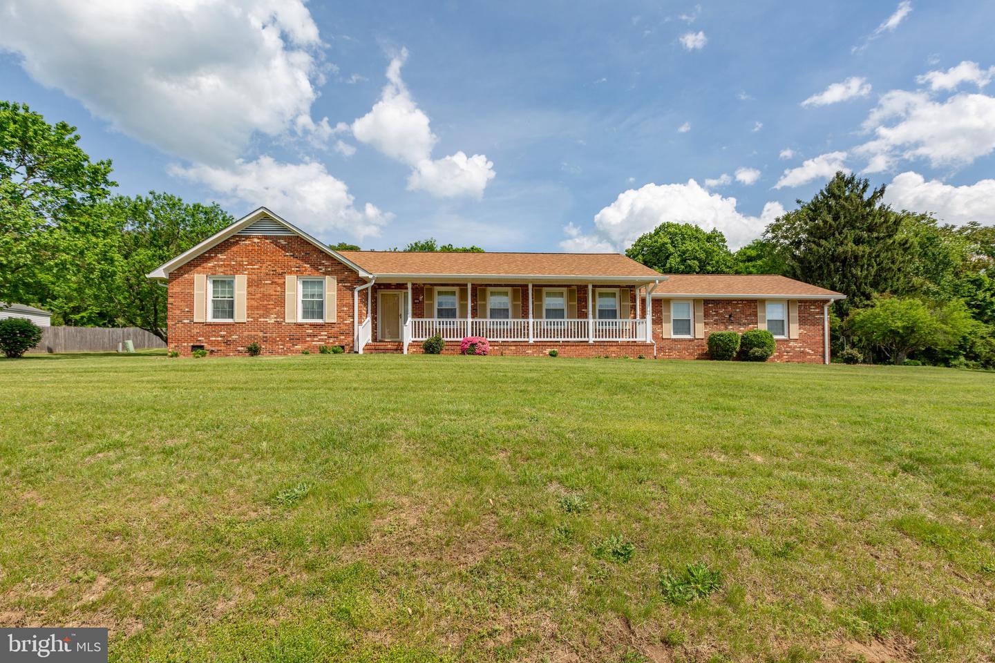 113 KENDALLWOOD DR, FREDERICKSBURG, Virginia 22405, 3 Bedrooms Bedrooms, ,2 BathroomsBathrooms,Residential,For sale,113 KENDALLWOOD DR,VAST2039138 MLS # VAST2039138