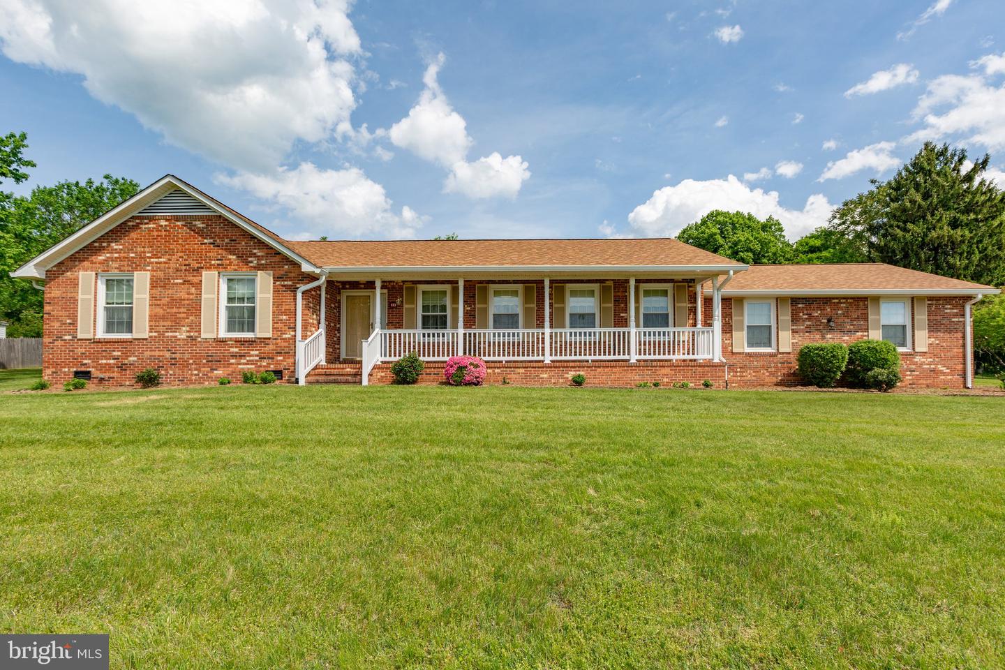 113 KENDALLWOOD DR, FREDERICKSBURG, Virginia 22405, 3 Bedrooms Bedrooms, ,2 BathroomsBathrooms,Residential,For sale,113 KENDALLWOOD DR,VAST2039138 MLS # VAST2039138