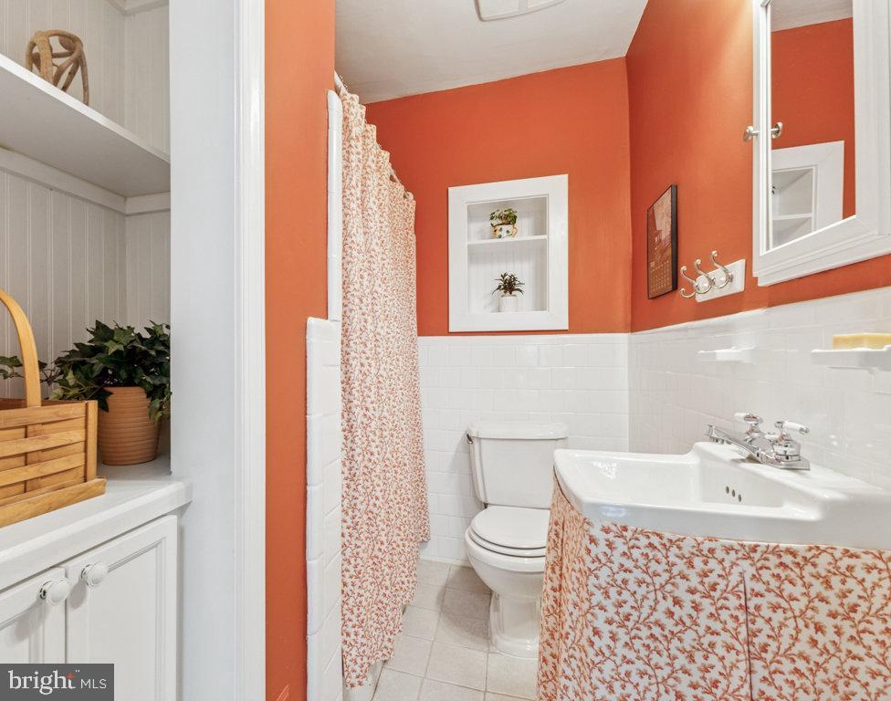 214 JEFFERSON ST, FALLS CHURCH, Virginia 22046, 4 Bedrooms Bedrooms, ,3 BathroomsBathrooms,Residential,For sale,214 JEFFERSON ST,VAFA2003028 MLS # VAFA2003028