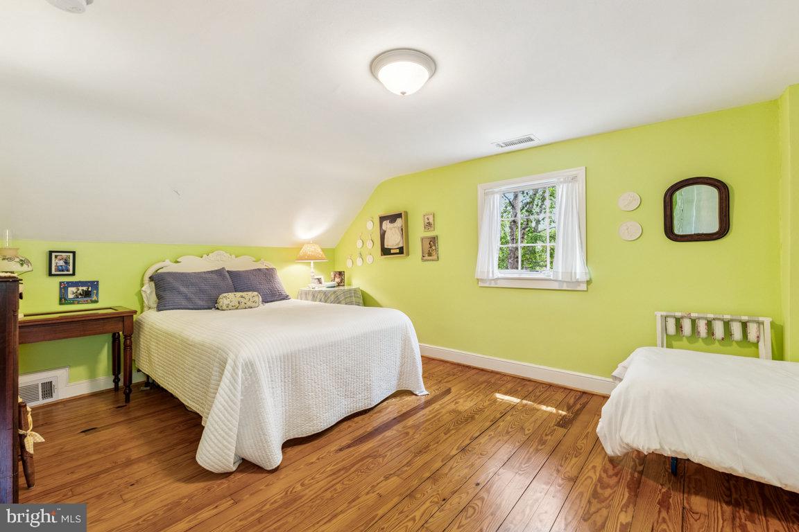 214 JEFFERSON ST, FALLS CHURCH, Virginia 22046, 4 Bedrooms Bedrooms, ,3 BathroomsBathrooms,Residential,For sale,214 JEFFERSON ST,VAFA2003028 MLS # VAFA2003028