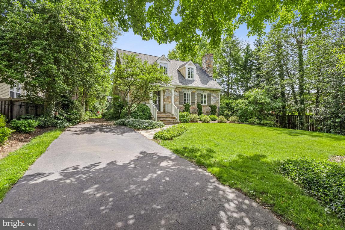 214 JEFFERSON ST, FALLS CHURCH, Virginia 22046, 4 Bedrooms Bedrooms, ,3 BathroomsBathrooms,Residential,For sale,214 JEFFERSON ST,VAFA2003028 MLS # VAFA2003028