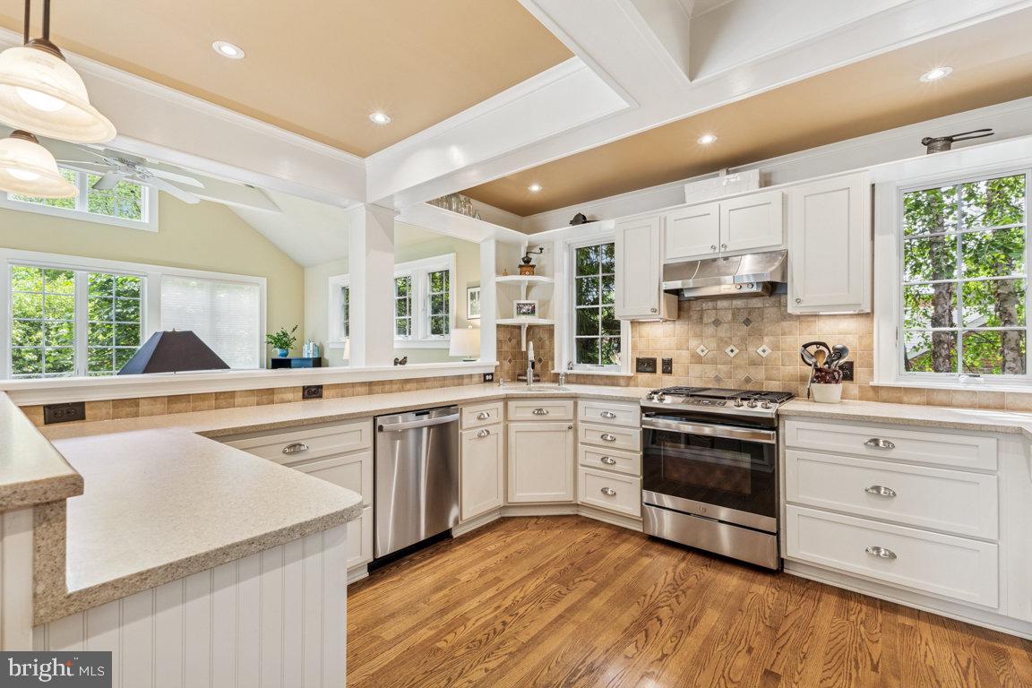 214 JEFFERSON ST, FALLS CHURCH, Virginia 22046, 4 Bedrooms Bedrooms, ,3 BathroomsBathrooms,Residential,For sale,214 JEFFERSON ST,VAFA2003028 MLS # VAFA2003028