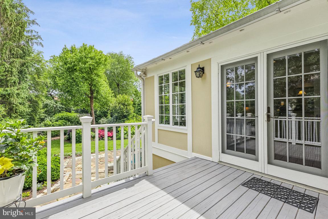 214 JEFFERSON ST, FALLS CHURCH, Virginia 22046, 4 Bedrooms Bedrooms, ,3 BathroomsBathrooms,Residential,For sale,214 JEFFERSON ST,VAFA2003028 MLS # VAFA2003028