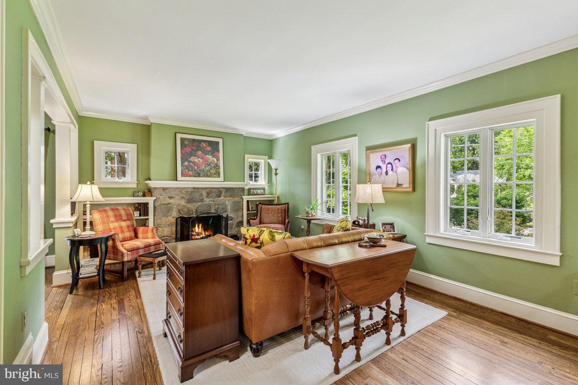214 JEFFERSON ST, FALLS CHURCH, Virginia 22046, 4 Bedrooms Bedrooms, ,3 BathroomsBathrooms,Residential,For sale,214 JEFFERSON ST,VAFA2003028 MLS # VAFA2003028