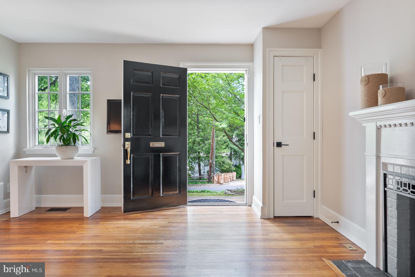504 KENTUCKY AVE, ALEXANDRIA, Virginia 22305, 3 Bedrooms Bedrooms, ,1 BathroomBathrooms,Residential,For sale,504 KENTUCKY AVE,VAAX2045644 MLS # VAAX2045644