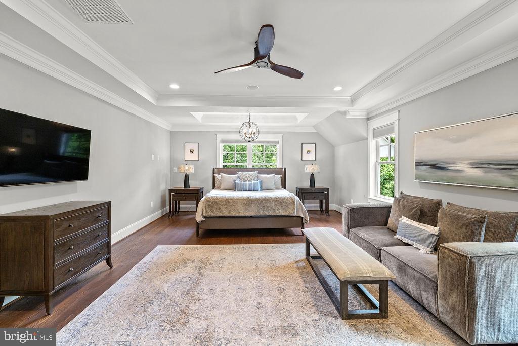 1601 EAST AVE, MCLEAN, Virginia 22101, 5 Bedrooms Bedrooms, ,4 BathroomsBathrooms,Residential,For sale,1601 EAST AVE,VAFX2242802 MLS # VAFX2242802