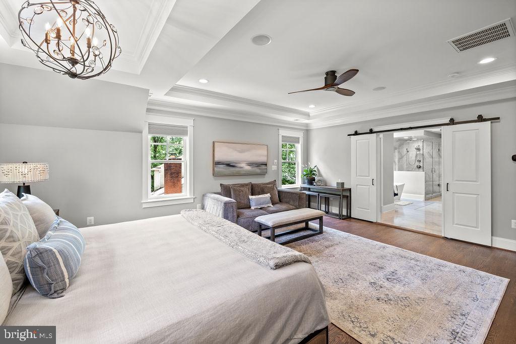 1601 EAST AVE, MCLEAN, Virginia 22101, 5 Bedrooms Bedrooms, ,4 BathroomsBathrooms,Residential,For sale,1601 EAST AVE,VAFX2242802 MLS # VAFX2242802