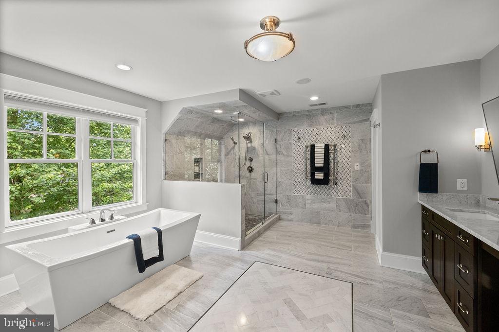 1601 EAST AVE, MCLEAN, Virginia 22101, 5 Bedrooms Bedrooms, ,4 BathroomsBathrooms,Residential,For sale,1601 EAST AVE,VAFX2242802 MLS # VAFX2242802