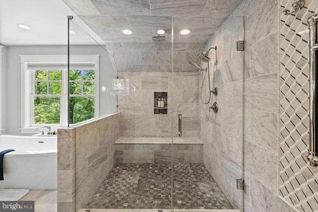 1601 EAST AVE, MCLEAN, Virginia 22101, 5 Bedrooms Bedrooms, ,4 BathroomsBathrooms,Residential,For sale,1601 EAST AVE,VAFX2242802 MLS # VAFX2242802