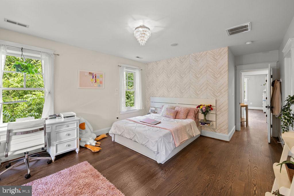 1601 EAST AVE, MCLEAN, Virginia 22101, 5 Bedrooms Bedrooms, ,4 BathroomsBathrooms,Residential,For sale,1601 EAST AVE,VAFX2242802 MLS # VAFX2242802