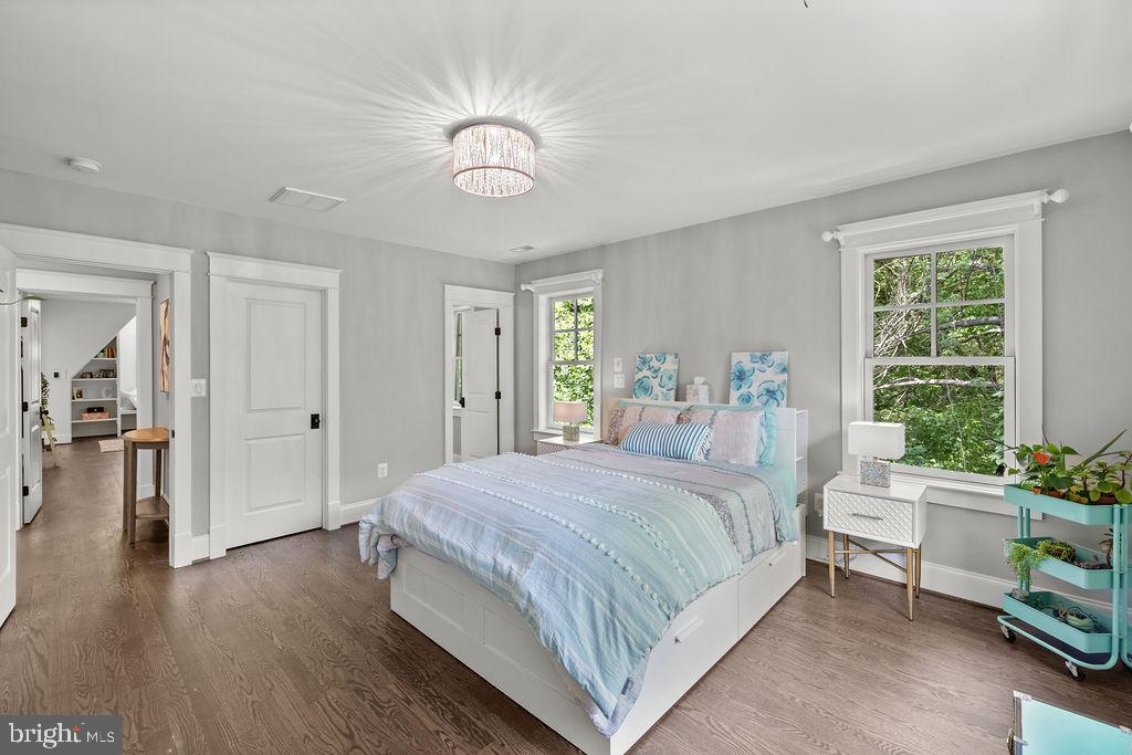 1601 EAST AVE, MCLEAN, Virginia 22101, 5 Bedrooms Bedrooms, ,4 BathroomsBathrooms,Residential,For sale,1601 EAST AVE,VAFX2242802 MLS # VAFX2242802