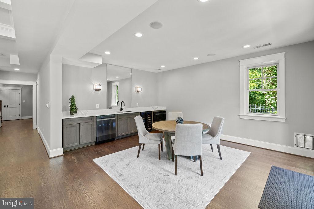 1601 EAST AVE, MCLEAN, Virginia 22101, 5 Bedrooms Bedrooms, ,4 BathroomsBathrooms,Residential,For sale,1601 EAST AVE,VAFX2242802 MLS # VAFX2242802