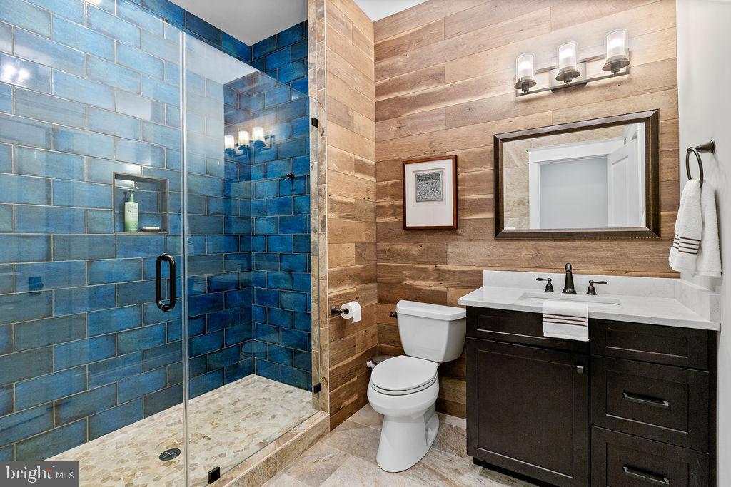 1601 EAST AVE, MCLEAN, Virginia 22101, 5 Bedrooms Bedrooms, ,4 BathroomsBathrooms,Residential,For sale,1601 EAST AVE,VAFX2242802 MLS # VAFX2242802