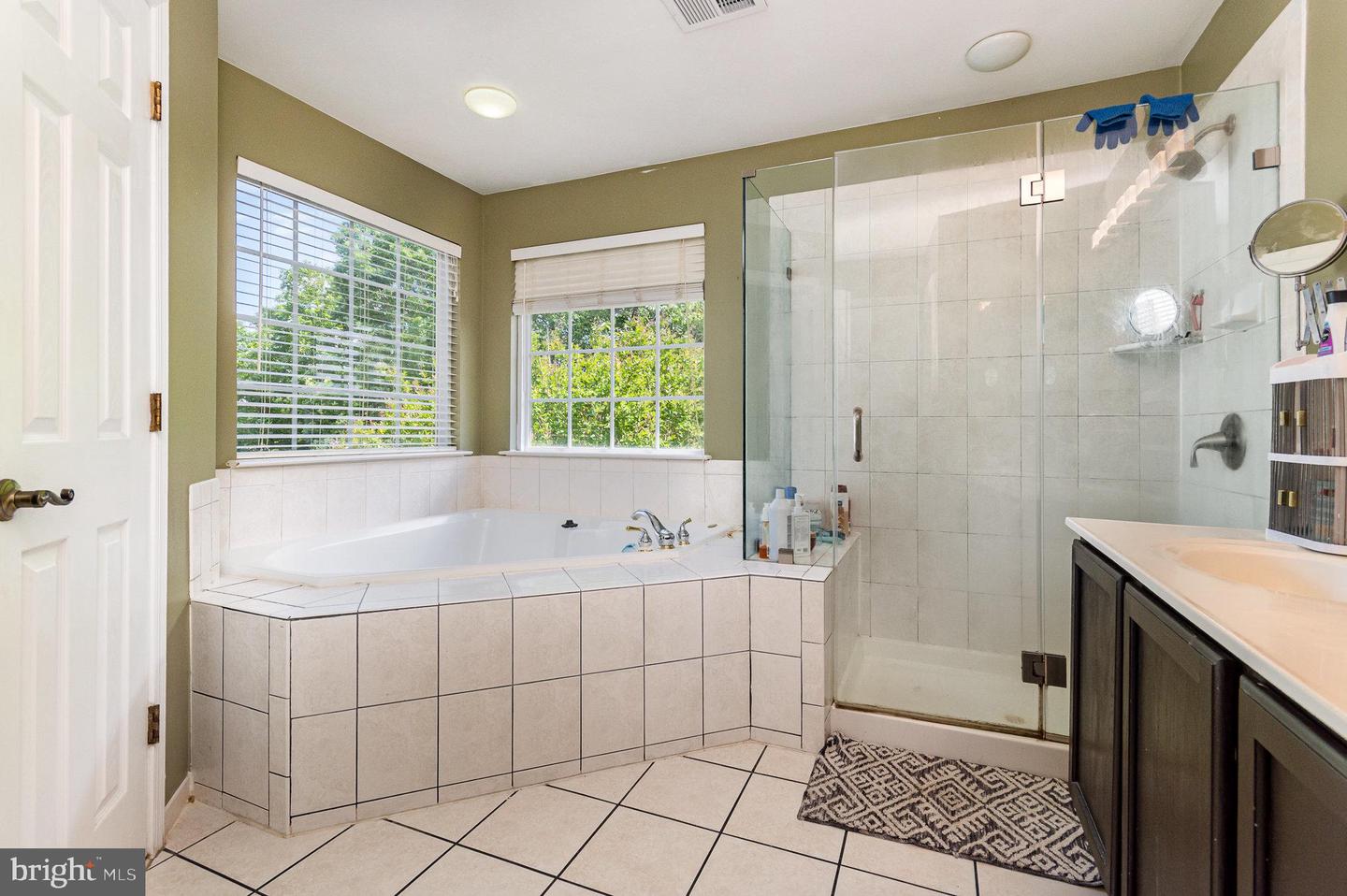 43120 FOREST EDGE SQ, BROADLANDS, Virginia 20148, 3 Bedrooms Bedrooms, ,2 BathroomsBathrooms,Residential,For sale,43120 FOREST EDGE SQ,VALO2097820 MLS # VALO2097820