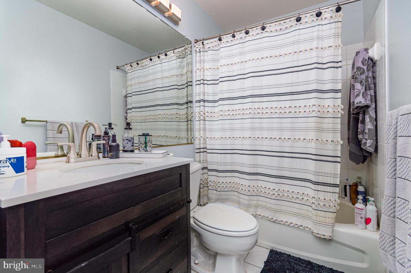 43120 FOREST EDGE SQ, BROADLANDS, Virginia 20148, 3 Bedrooms Bedrooms, ,2 BathroomsBathrooms,Residential,For sale,43120 FOREST EDGE SQ,VALO2097820 MLS # VALO2097820