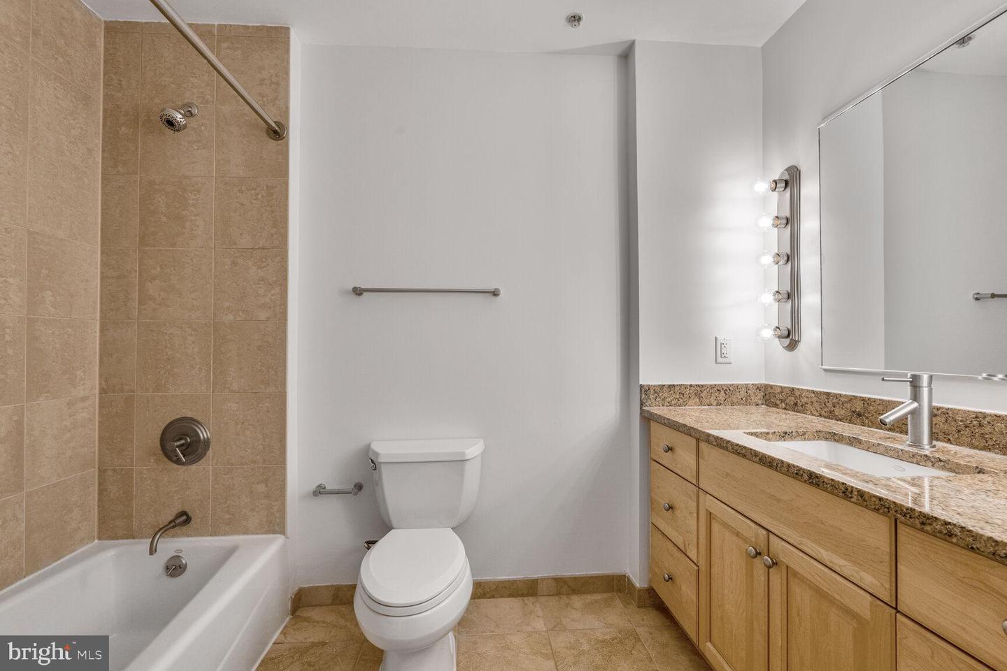 811 4TH ST NW #320, WASHINGTON, District Of Columbia 20001, 2 Bedrooms Bedrooms, ,2 BathroomsBathrooms,Residential,For sale,811 4TH ST NW #320,DCDC2202444 MLS # DCDC2202444